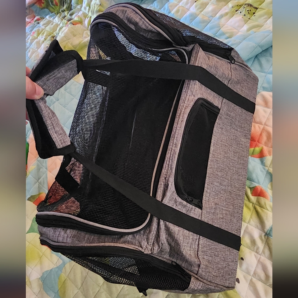Pet Carrier - Picture 6 of 9